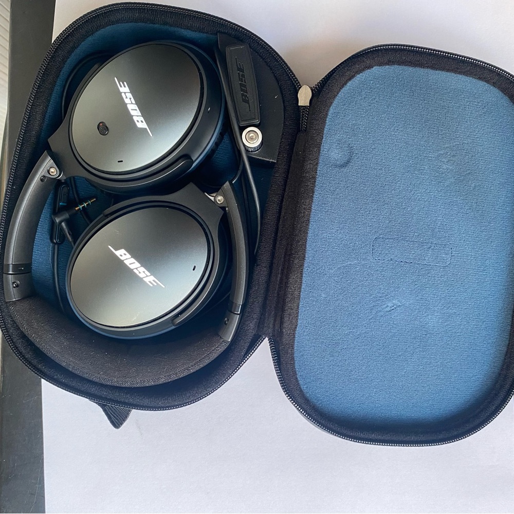 BOSE Black and Blue Headphones with Case